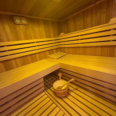 Stillvoll Mit Sauna Und Whirlpool Daire