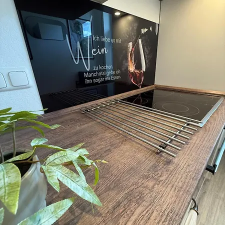 Stillvoll Mit Sauna Und Whirlpool Daire Daaden