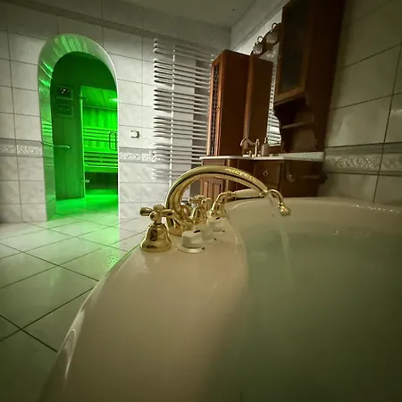 Stillvoll Inklusive Sauna Und Whirlpool Daaden
